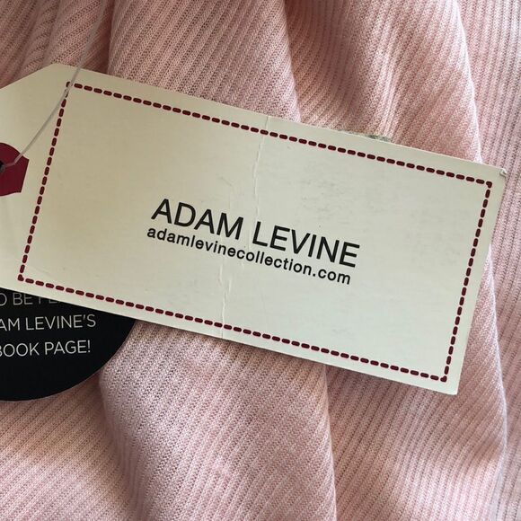 Adam Levine hi lo t - Picture 5 of 5